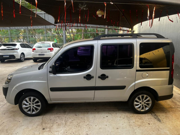 FIAT Doblo 1.8 16V 4P FLEX ESSENCE 7 LUGARES