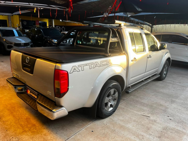 NISSAN Frontier 2.5 SE TURBO DIESEL CABINE DUPLA