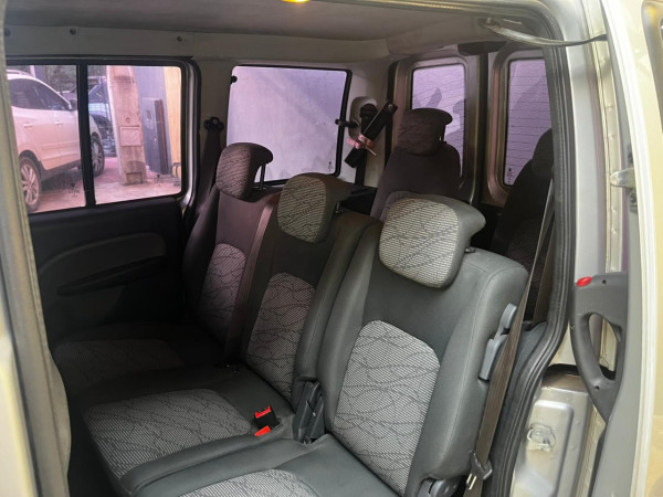 FIAT Doblo 1.8 16V 4P FLEX ESSENCE 7 LUGARES