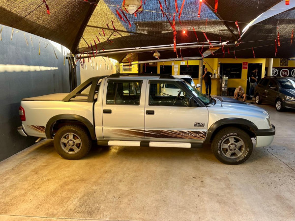 CHEVROLET S10 2.4 RODEIO CABINE DUPLA