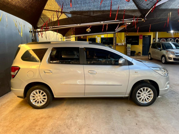 CHEVROLET Spin 1.8 4P FLEX LT