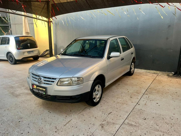 VOLKSWAGEN Gol 1.0 4P G4 FLEX