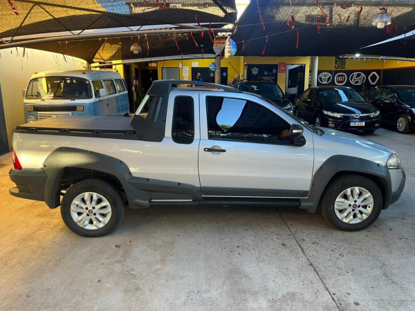FIAT Strada 1.8 16V FLEX ADVENTURE CABINE ESTENDIDA