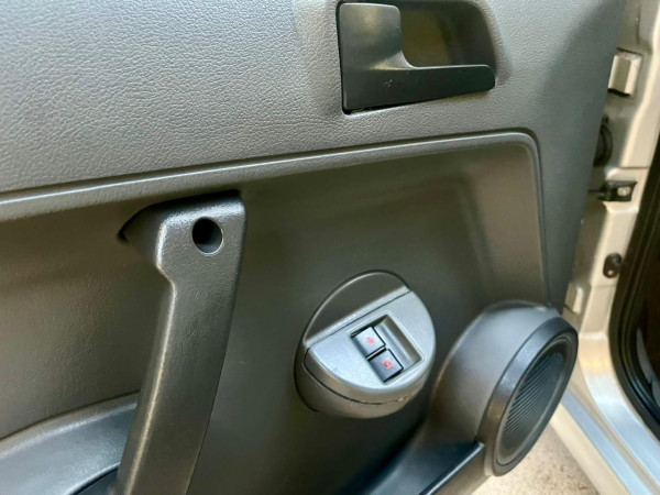 VOLKSWAGEN Gol 1.0 4P G4 FLEX