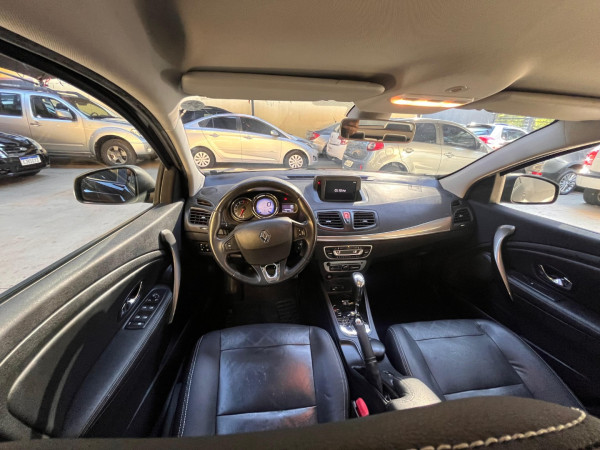 RENAULT Fluence 2.0 16V 4P FLEX DYNAMIQUE PLUS AUTOMÁTICO