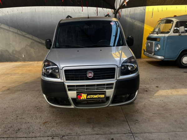 FIAT Doblo 1.8 16V 4P FLEX ESSENCE 7 LUGARES