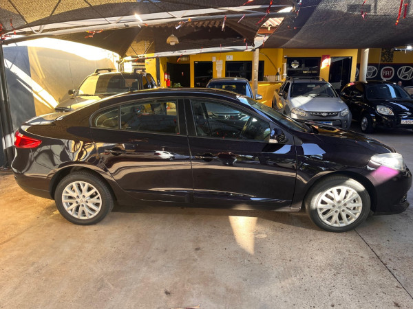 RENAULT Fluence 2.0 16V 4P FLEX DYNAMIQUE PLUS AUTOMÁTICO
