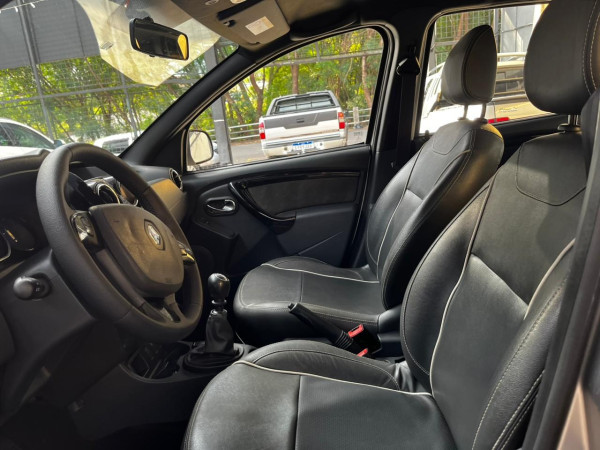 RENAULT Oroch 2.0 16V 4P FLEX DYNAMIQUE