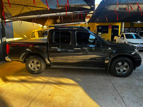 NISSAN Frontier 2.5 16V 4X4 SV ATTACK TURBO DIESEL CABINE DUPLA AUTOMÁTICO