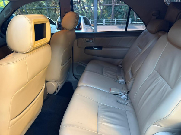 TOYOTA Hilux SW4 4.0 V6 24V 4P SRV 7LUGARES 4X4 AUTOMÁTICO