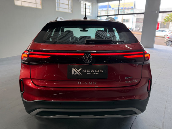 VOLKSWAGEN Nivus 1.0 4P FLEX 200 TSI HIGHLINE TURBO AUTOMÁTICO