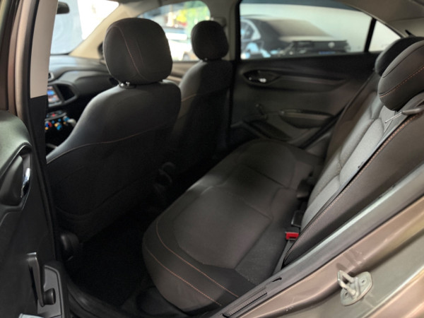 CHEVROLET Onix Hatch 1.4 4P FLEX LT AUTOMÁTICO