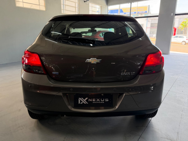 CHEVROLET Onix Hatch 1.4 4P FLEX LT AUTOMÁTICO