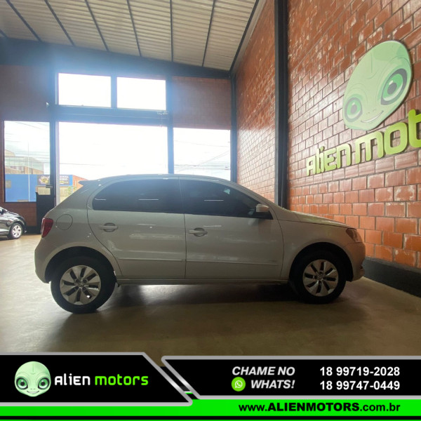 VOLKSWAGEN Gol 1.0 MI 4P