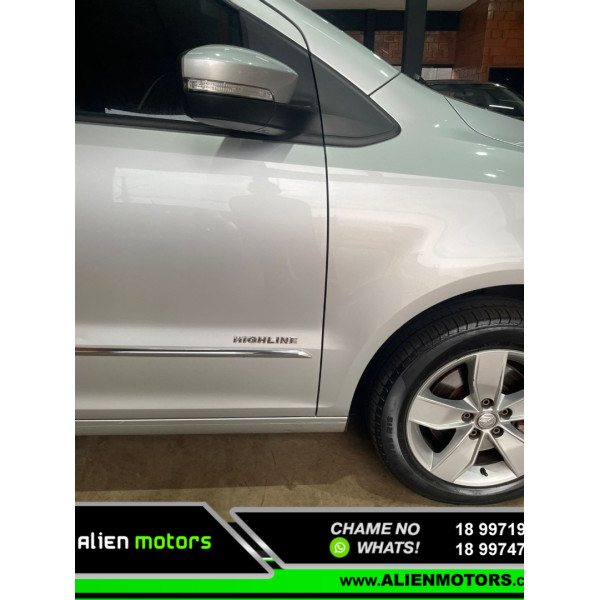 VOLKSWAGEN Fox 1.6 4P HIGHLINE FLEX