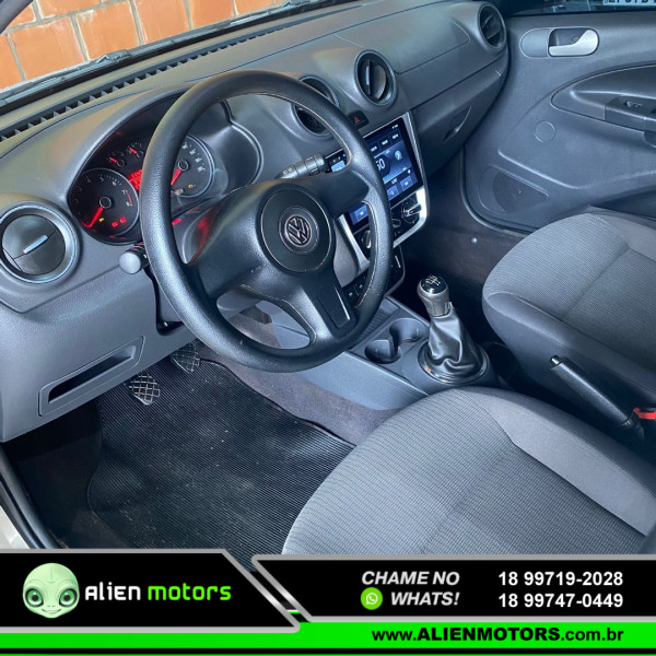 VOLKSWAGEN Gol 1.0 MI 4P