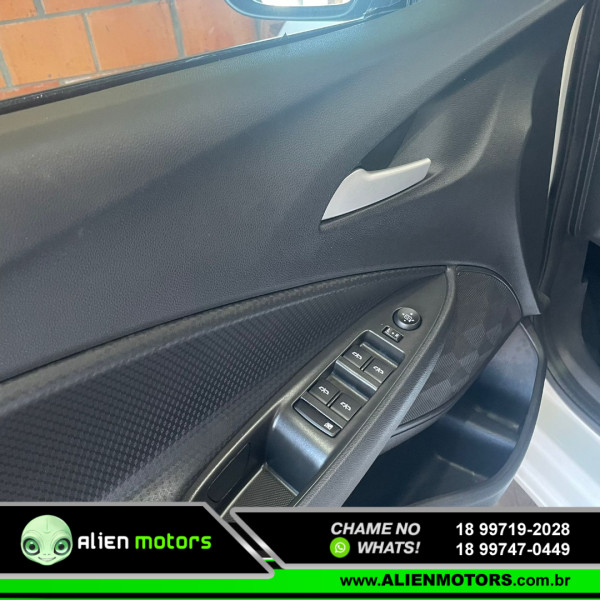 CHEVROLET Onix Hatch 1.0 4P FLEX