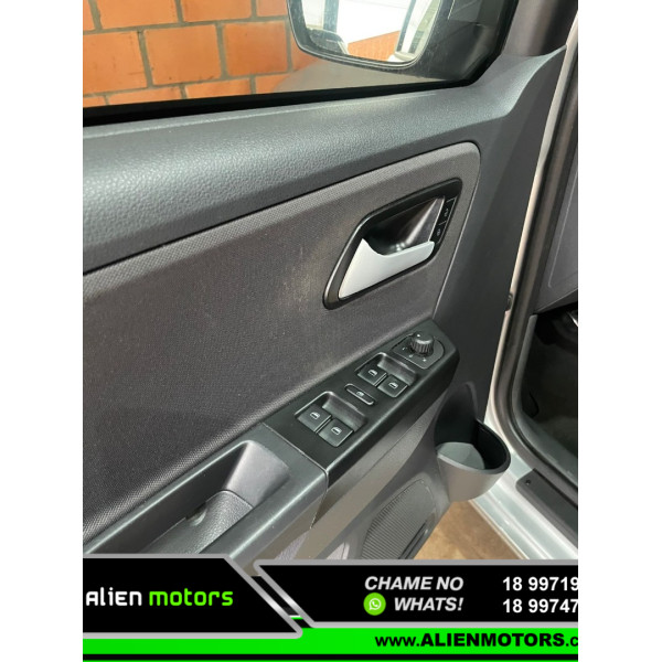 VOLKSWAGEN Fox 1.6 4P HIGHLINE FLEX