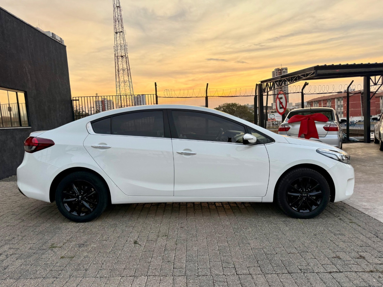 Cerato Sedan 1.6 16V 4P SX3 AUTOMÁTICO Cerato Sedan 1.6 16V 4P SX3 AUTOMÁTICO
