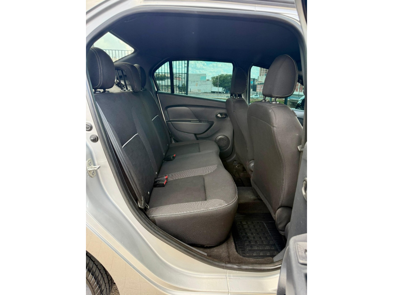 Logan 1.0 12V 4P FLEX SCE ZEN
