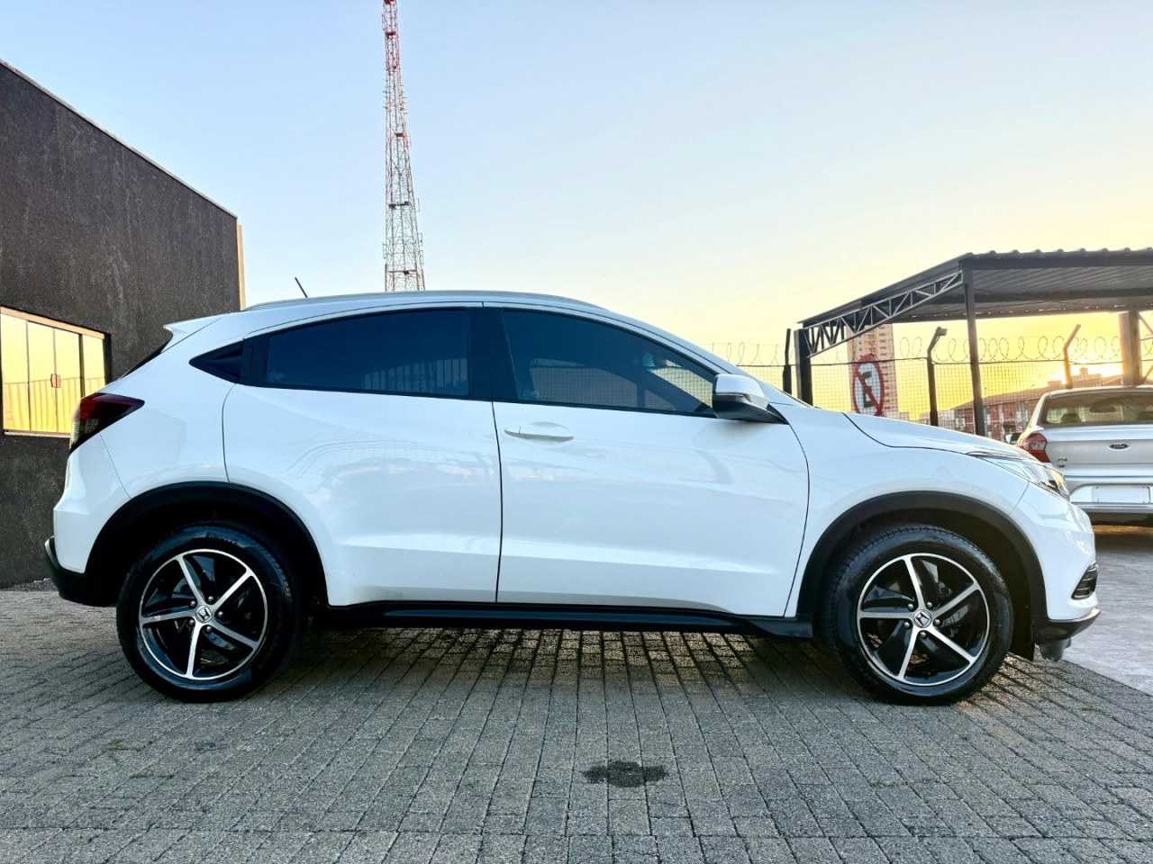 HR-V 1.8 16V 4P EX FLEX AUTOMÁTICO CVT HR-V 1.8 16V 4P EX FLEX AUTOMÁTICO CVT