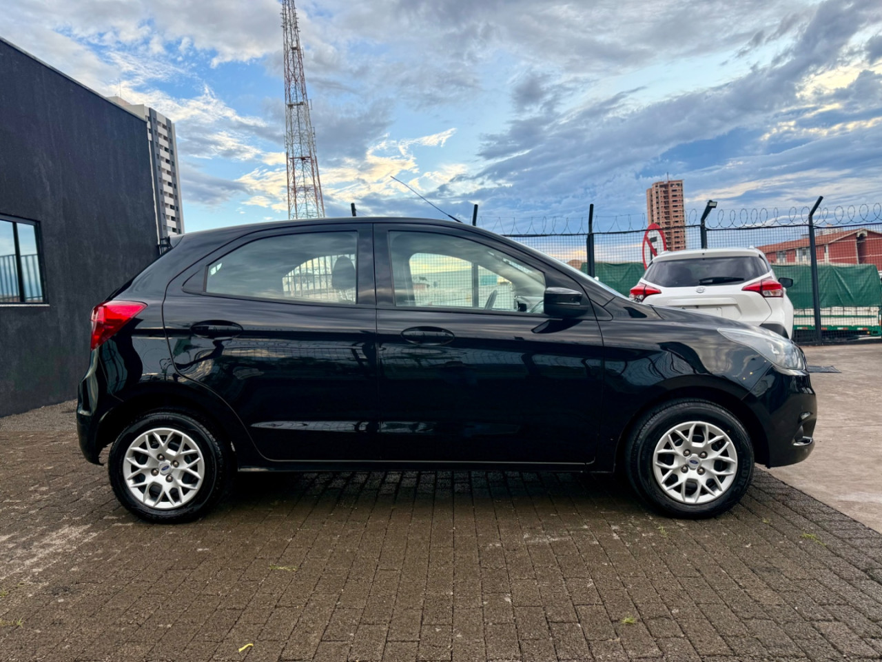 Ka Hatch 1.0 12V 4P TI-VCT SE FLEX