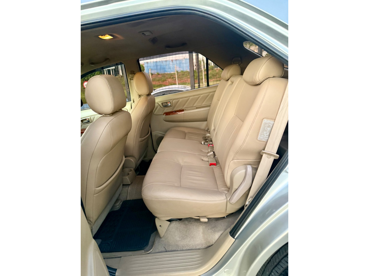 Hilux SW4 3.0 16V 4P SRV 4X4 7 LUGARES TURBO DIESEL AUTOMÁTICO