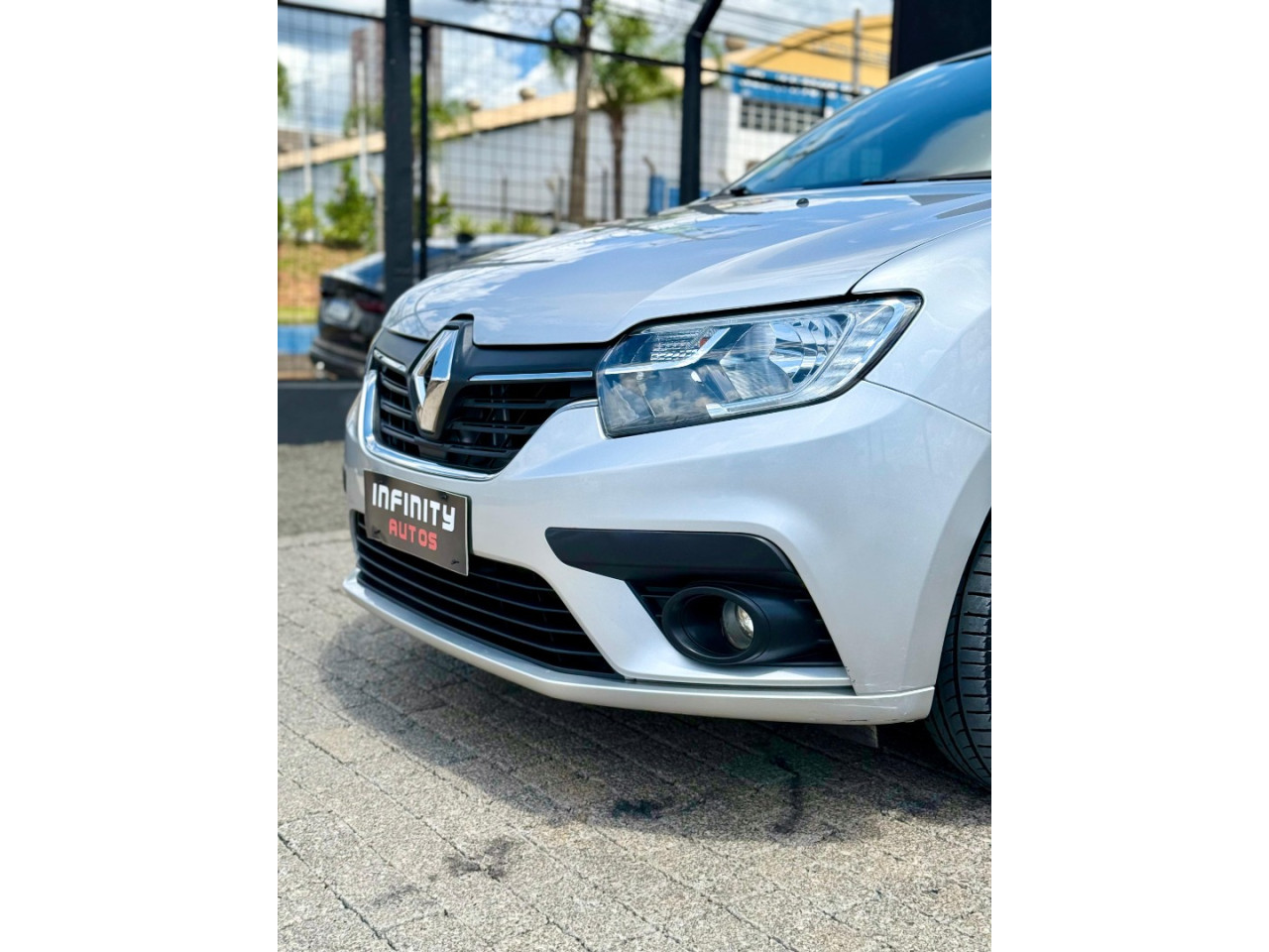 Logan 1.0 12V 4P FLEX SCE ZEN