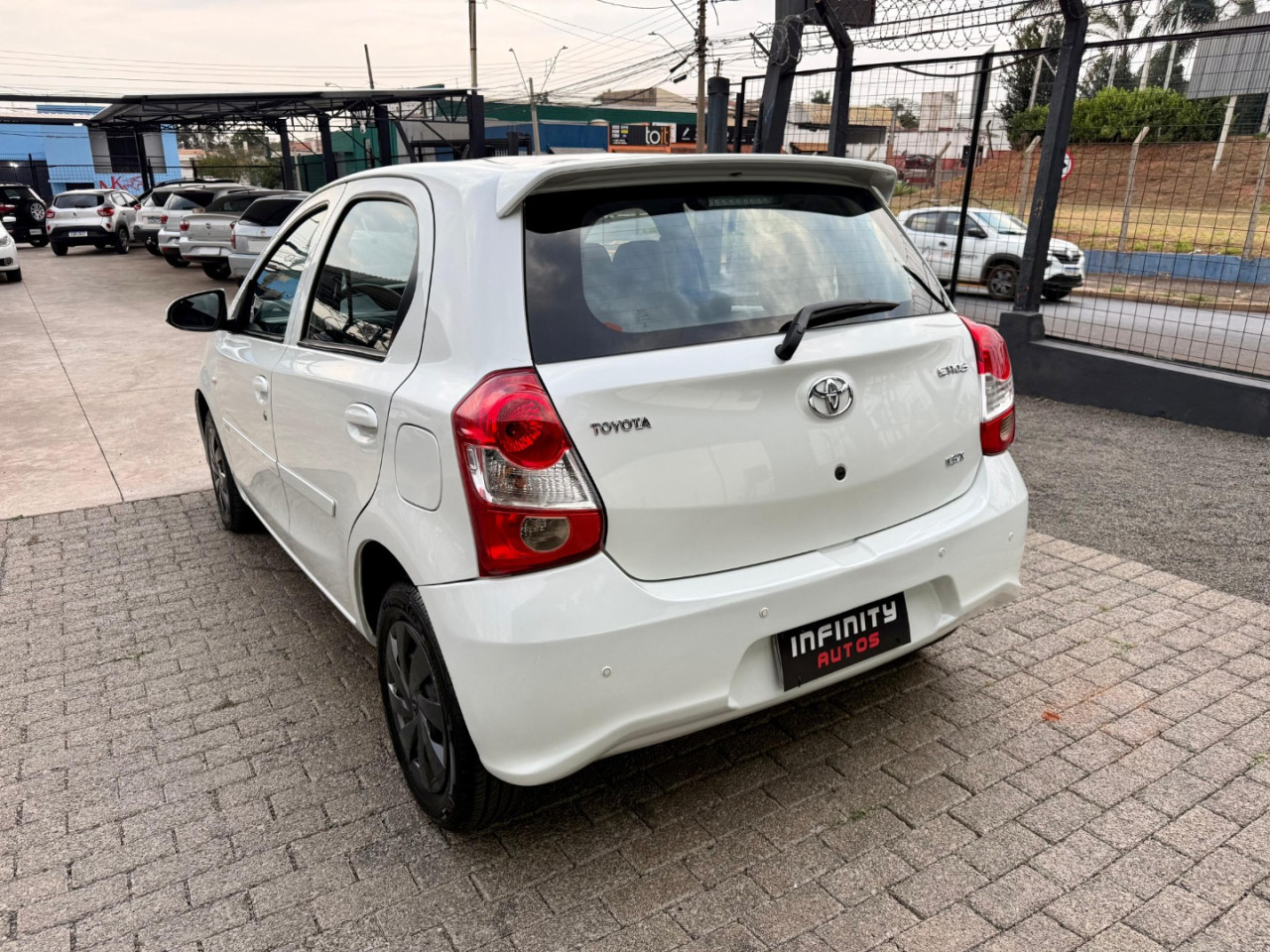 Etios Hatch 1.3 16V 4P FLEX X Etios Hatch 1.3 16V 4P FLEX X