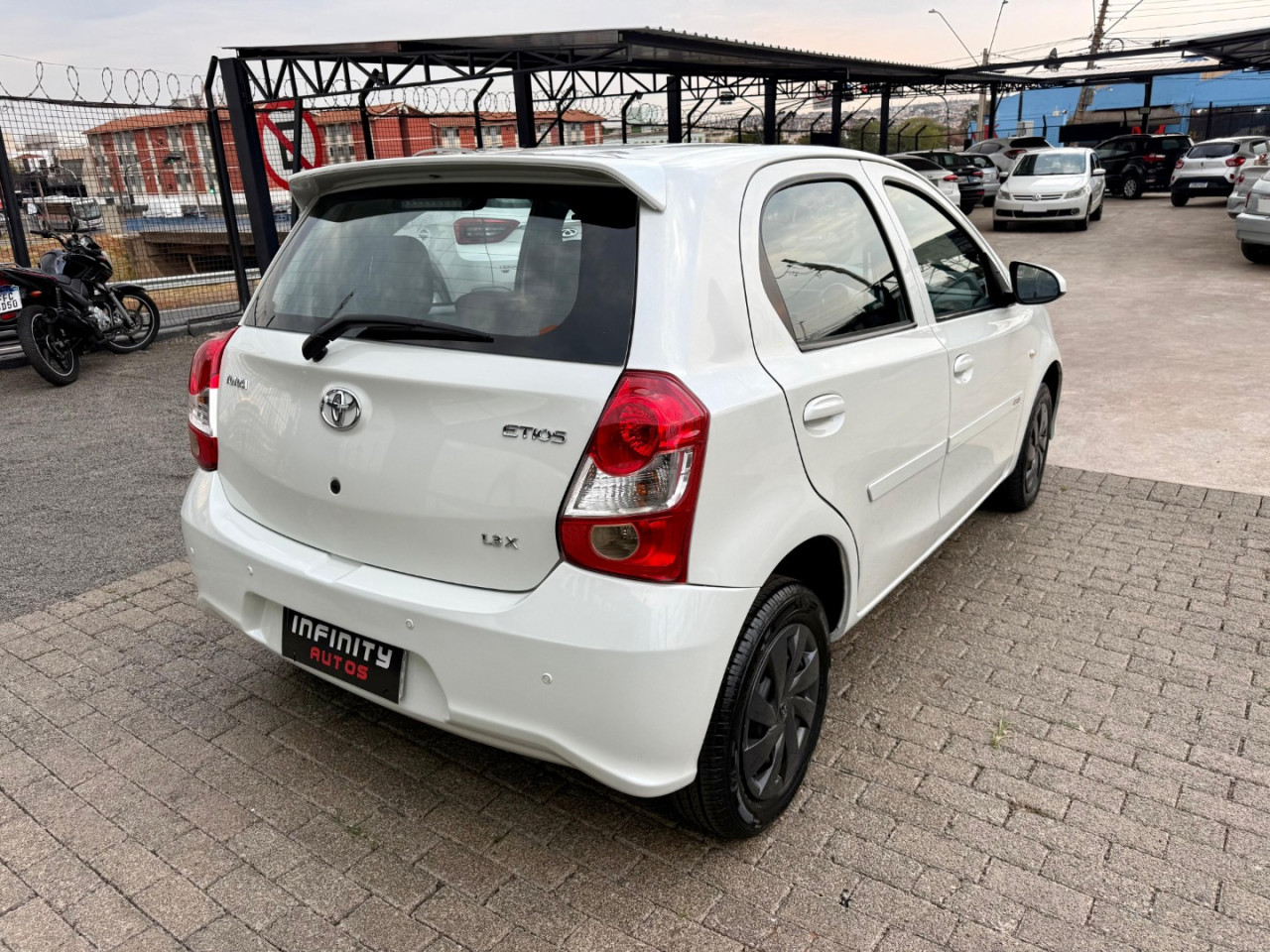 Etios Hatch 1.3 16V 4P FLEX X Etios Hatch 1.3 16V 4P FLEX X