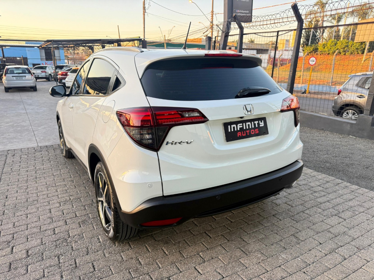 HR-V 1.8 16V 4P EX FLEX AUTOMÁTICO CVT HR-V 1.8 16V 4P EX FLEX AUTOMÁTICO CVT