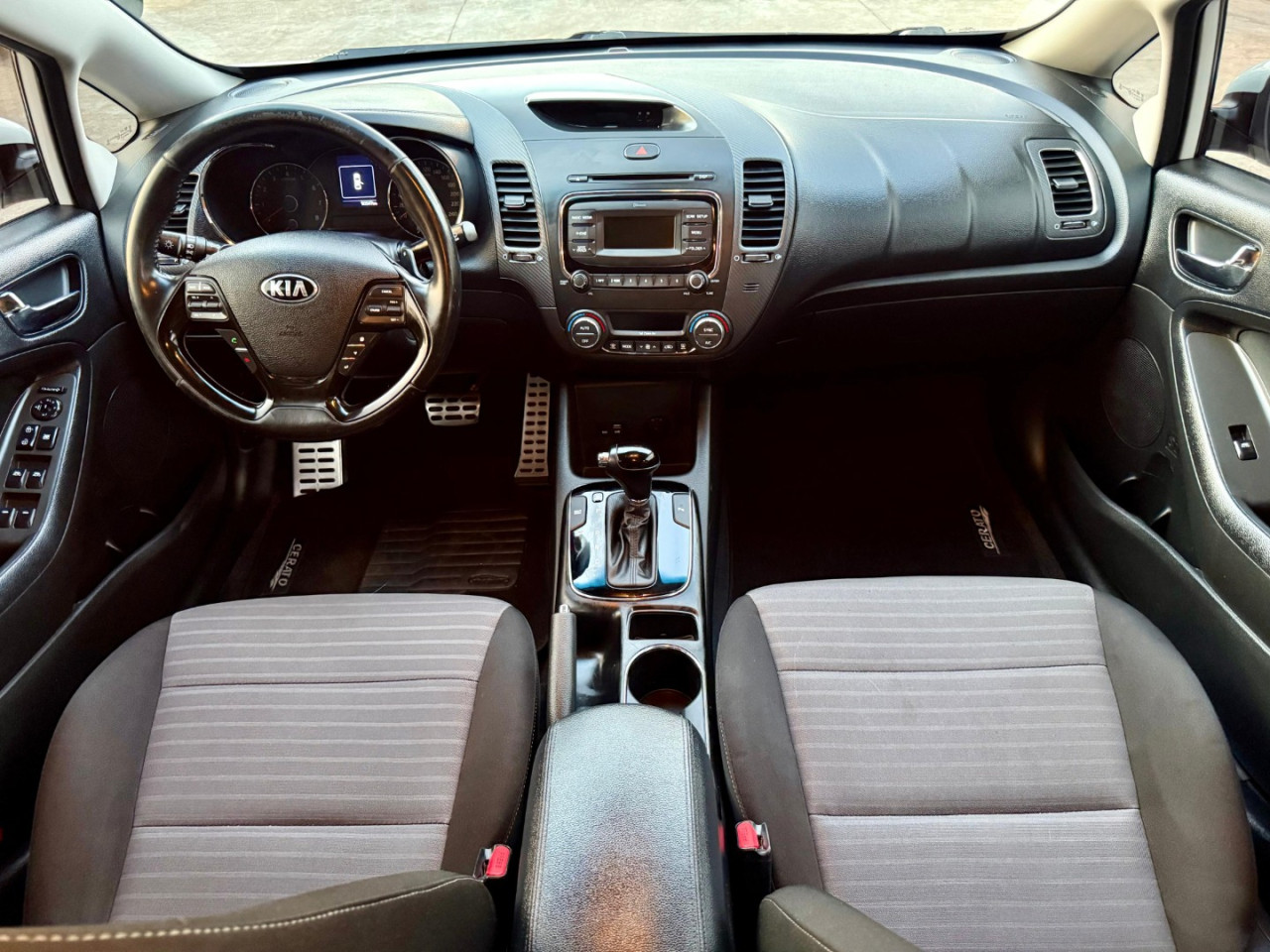 Cerato Sedan 1.6 16V 4P SX3 AUTOMÁTICO Cerato Sedan 1.6 16V 4P SX3 AUTOMÁTICO