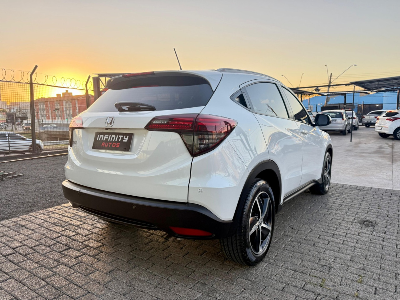 HR-V 1.8 16V 4P EX FLEX AUTOMÁTICO CVT HR-V 1.8 16V 4P EX FLEX AUTOMÁTICO CVT