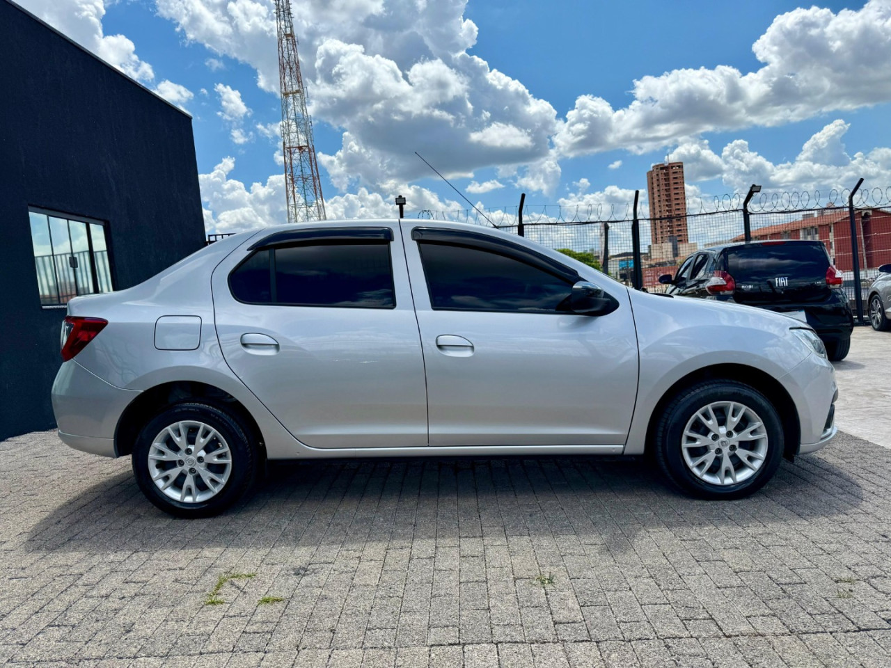 Logan 1.0 12V 4P FLEX SCE ZEN