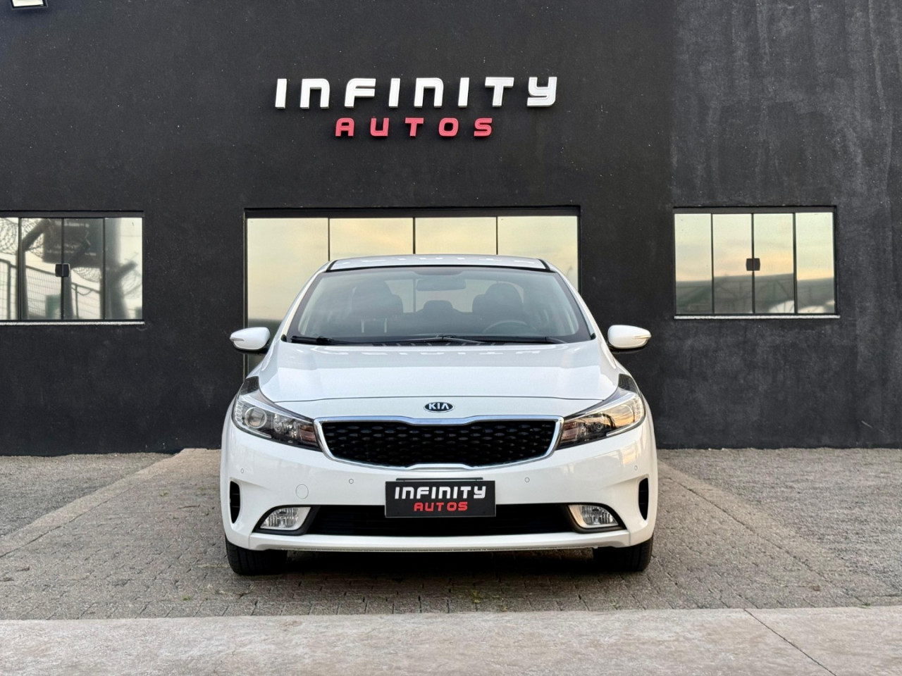 Cerato Sedan 1.6 16V 4P SX3 AUTOMÁTICO Cerato Sedan 1.6 16V 4P SX3 AUTOMÁTICO