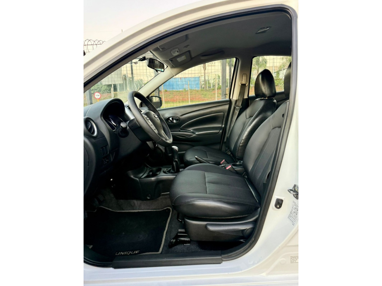 Versa Sedan 1.6 16V 4P UNIQUE FLEX