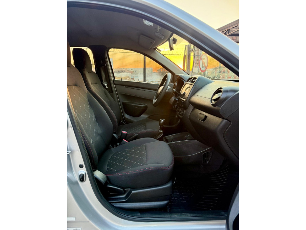 Kwid 1.0 12V 4P SCE FLEX ZEN Kwid 1.0 12V 4P SCE FLEX ZEN