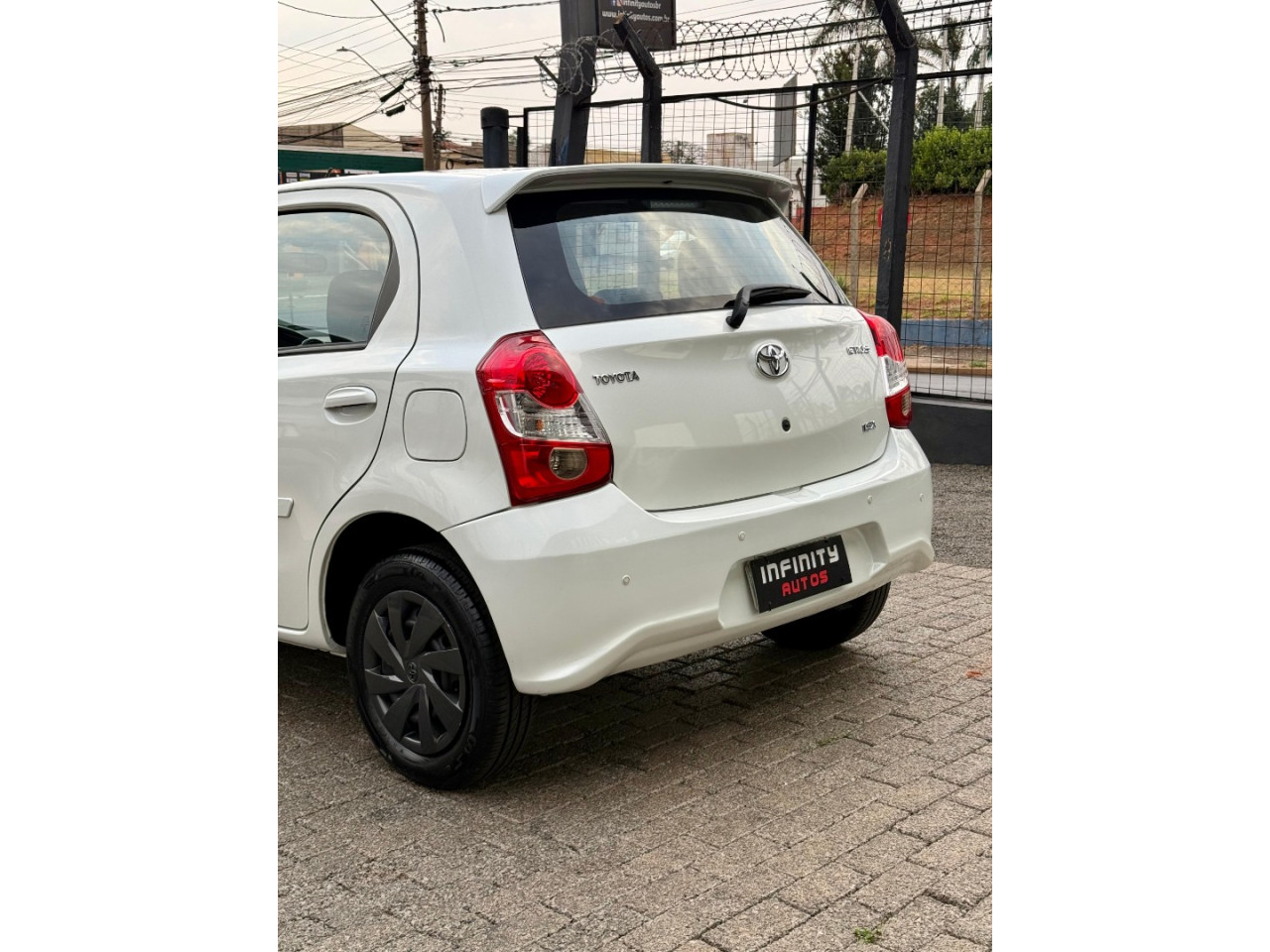 Etios Hatch 1.3 16V 4P FLEX X Etios Hatch 1.3 16V 4P FLEX X