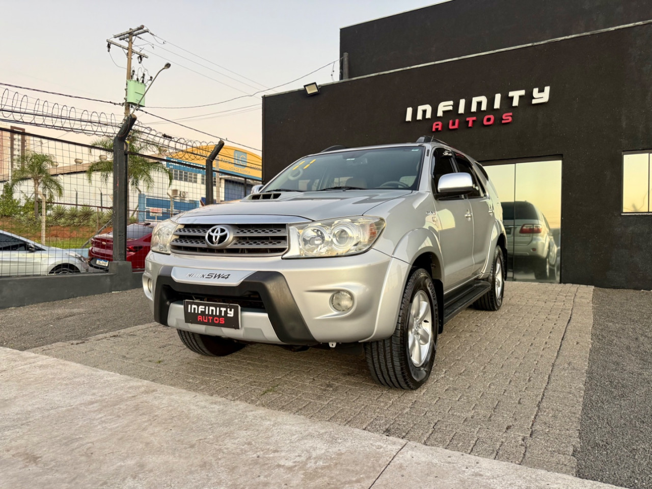 Hilux SW4 3.0 16V 4P SRV 4X4 7 LUGARES TURBO DIESEL AUTOMÁTICO