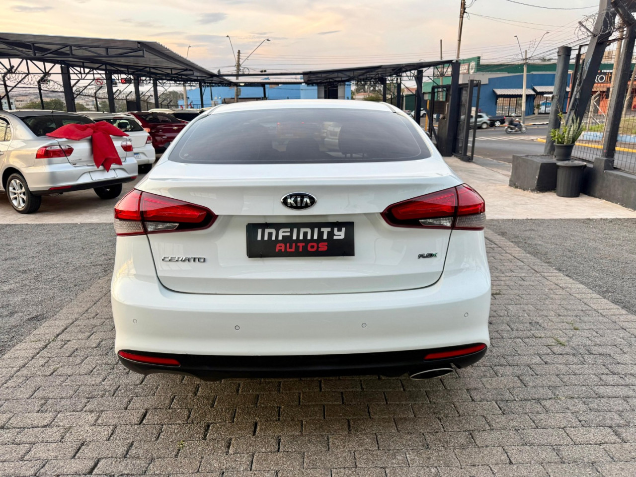 Cerato Sedan 1.6 16V 4P SX3 AUTOMÁTICO Cerato Sedan 1.6 16V 4P SX3 AUTOMÁTICO