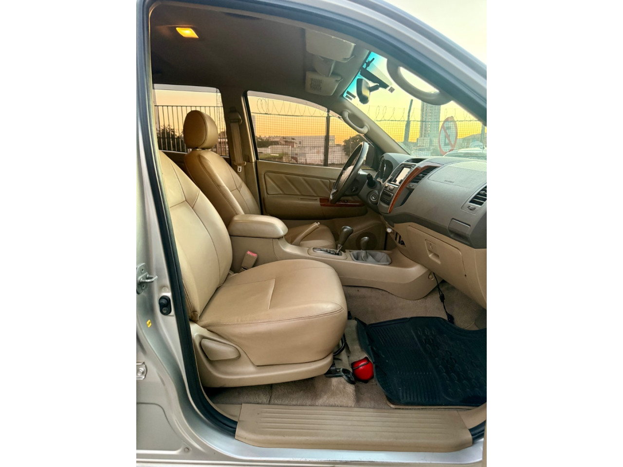 Hilux SW4 3.0 16V 4P SRV 4X4 7 LUGARES TURBO DIESEL AUTOMÁTICO