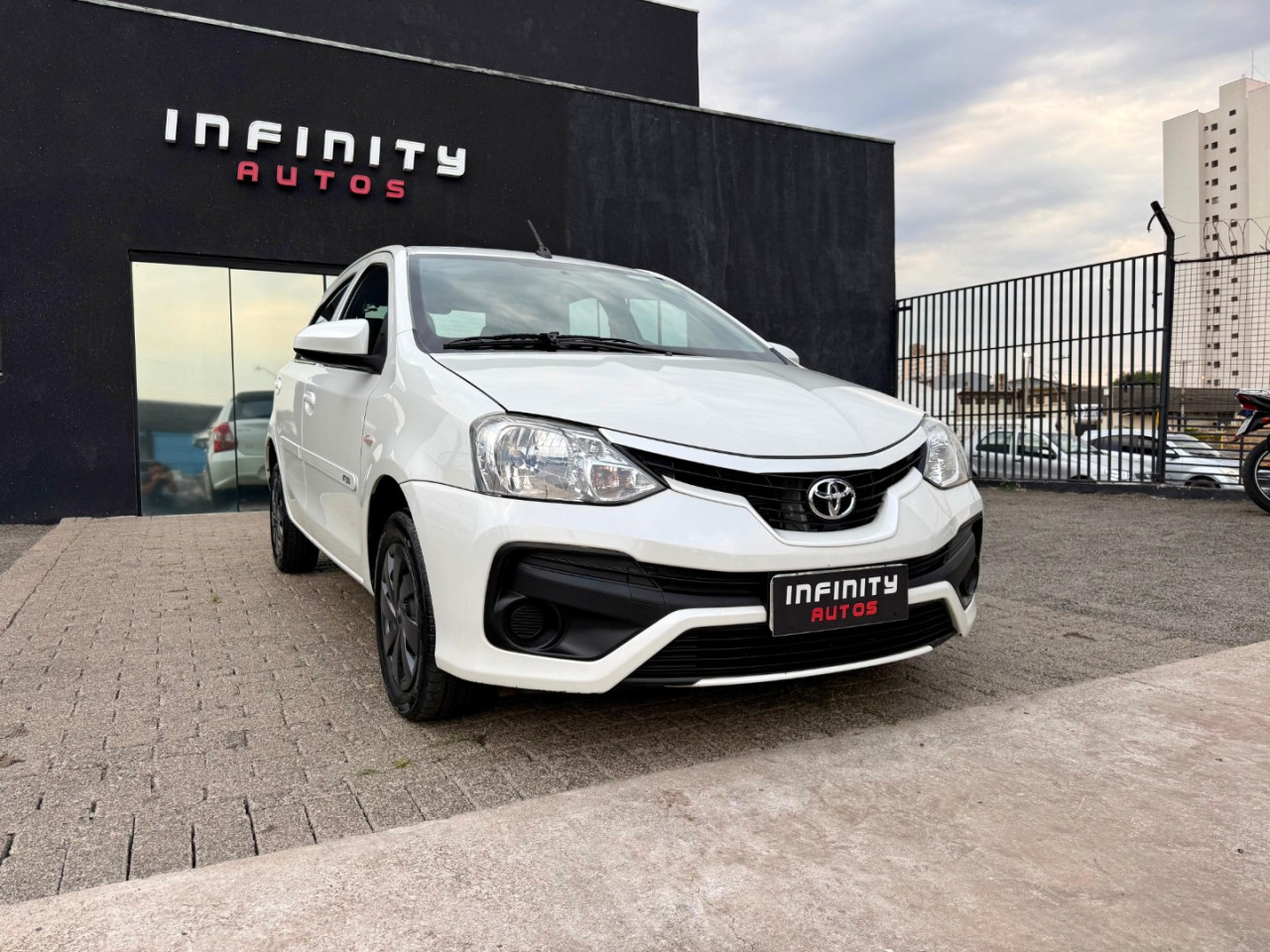 Etios Hatch 1.3 16V 4P FLEX X Etios Hatch 1.3 16V 4P FLEX X