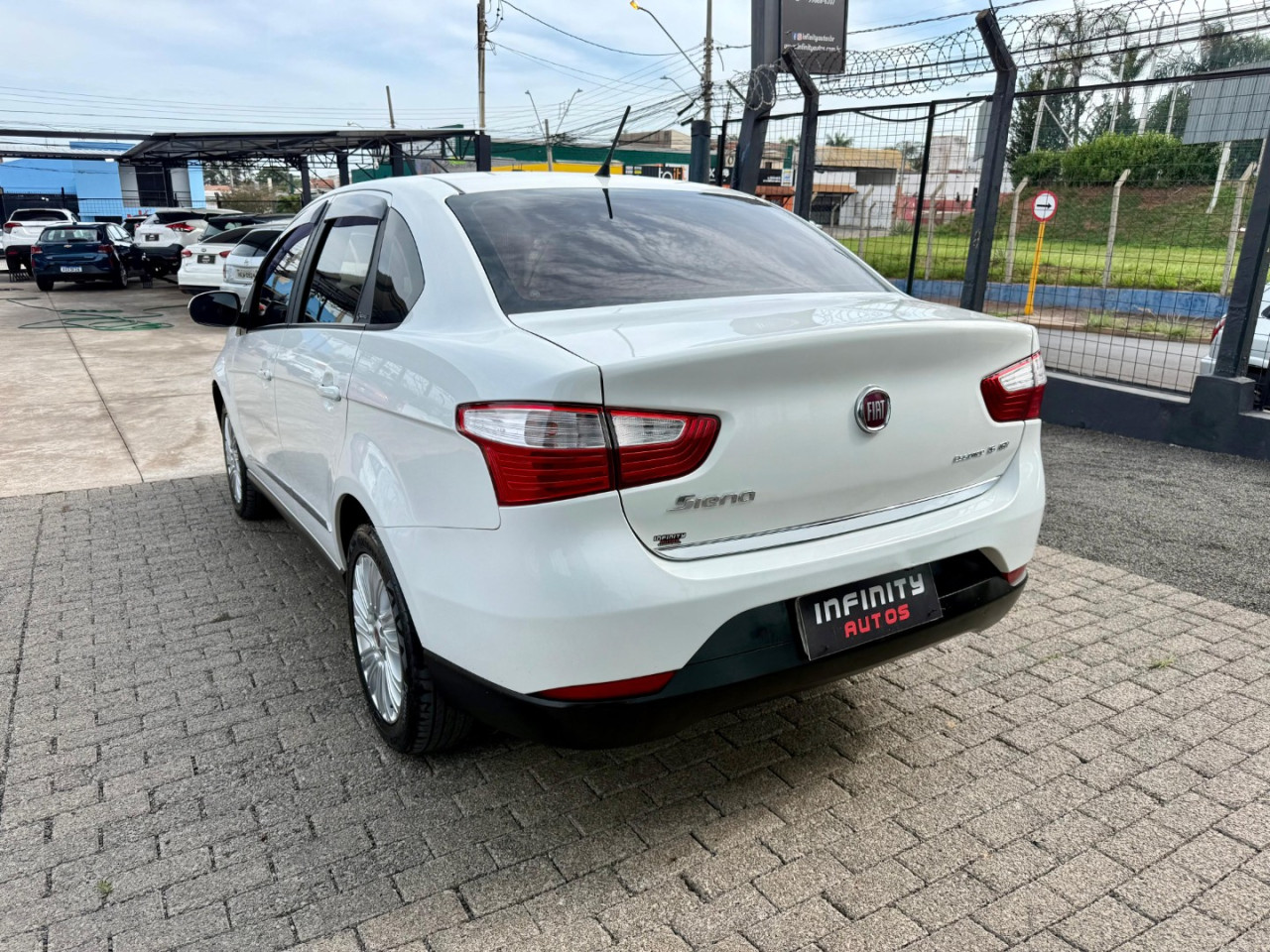Grand Siena 1.6 16V 4P ESSENCE FLEX