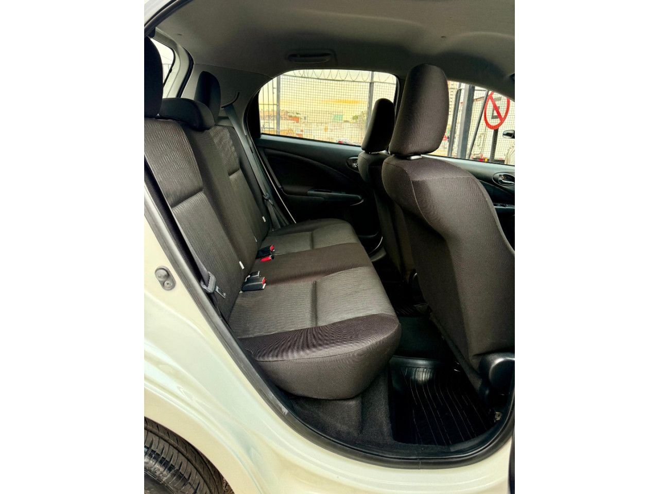 Etios Hatch 1.3 16V 4P FLEX X Etios Hatch 1.3 16V 4P FLEX X