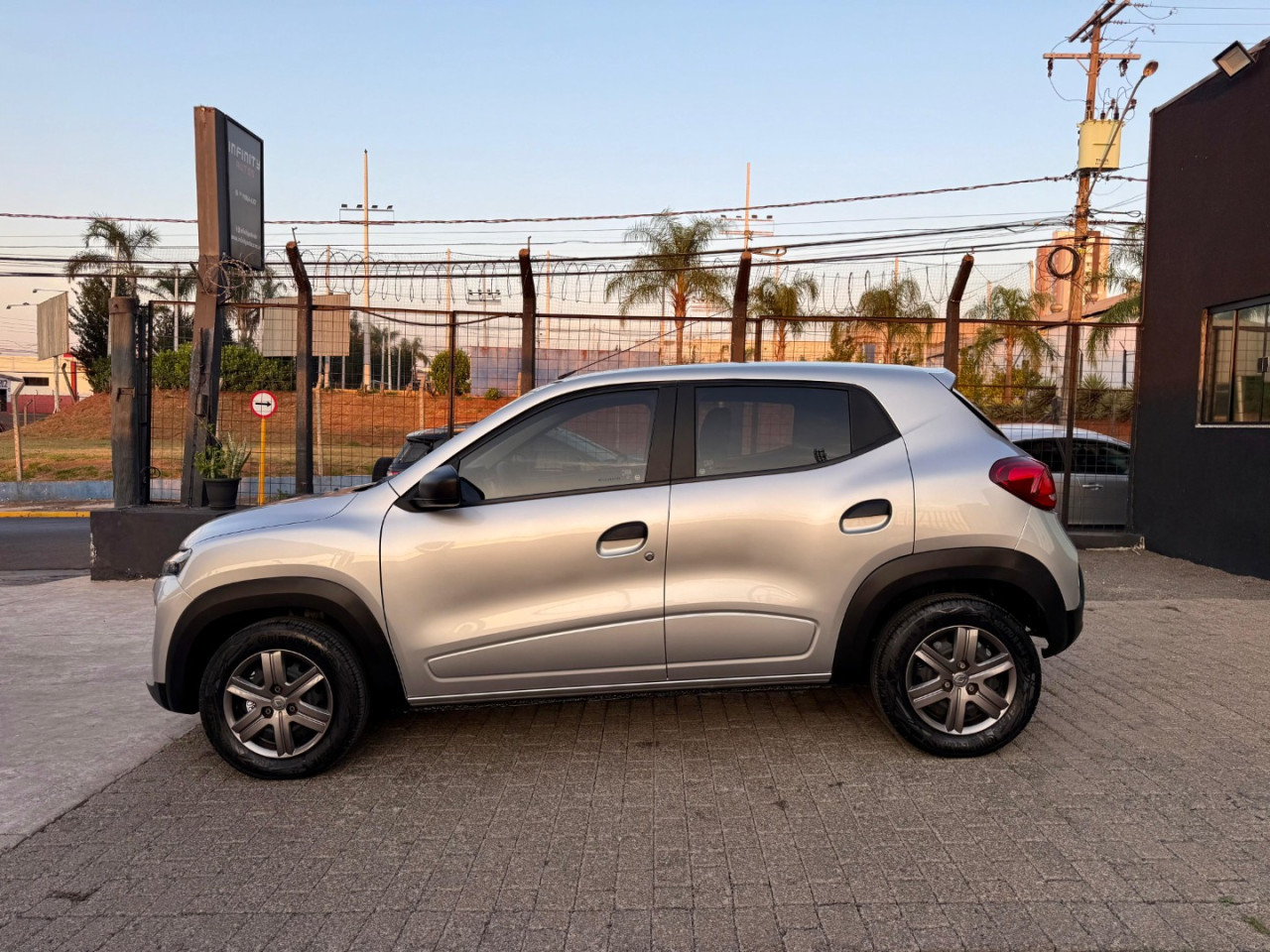 Kwid 1.0 12V 4P SCE FLEX ZEN Kwid 1.0 12V 4P SCE FLEX ZEN