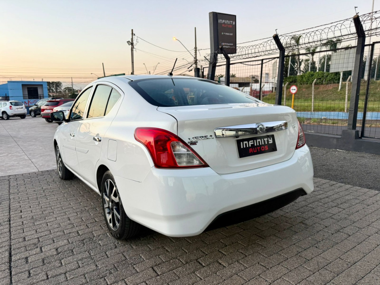 Versa Sedan 1.6 16V 4P UNIQUE FLEX