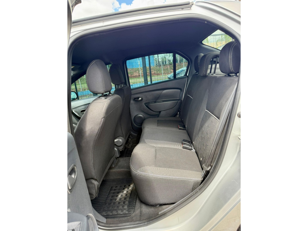 Logan 1.0 12V 4P FLEX SCE ZEN