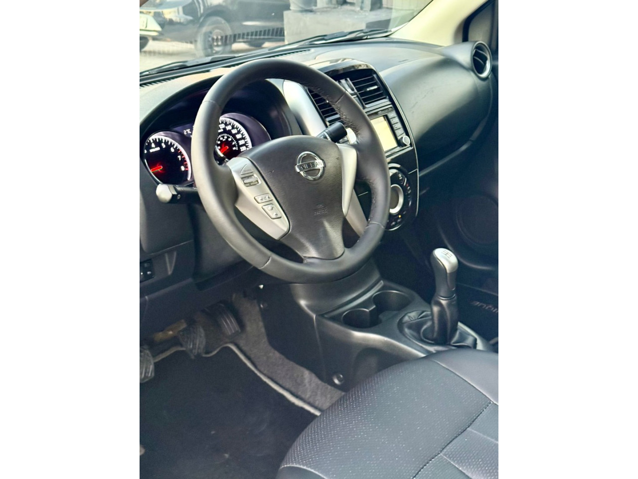 Versa Sedan 1.6 16V 4P UNIQUE FLEX