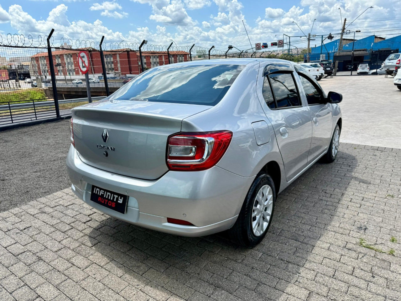 Logan 1.0 12V 4P FLEX SCE ZEN