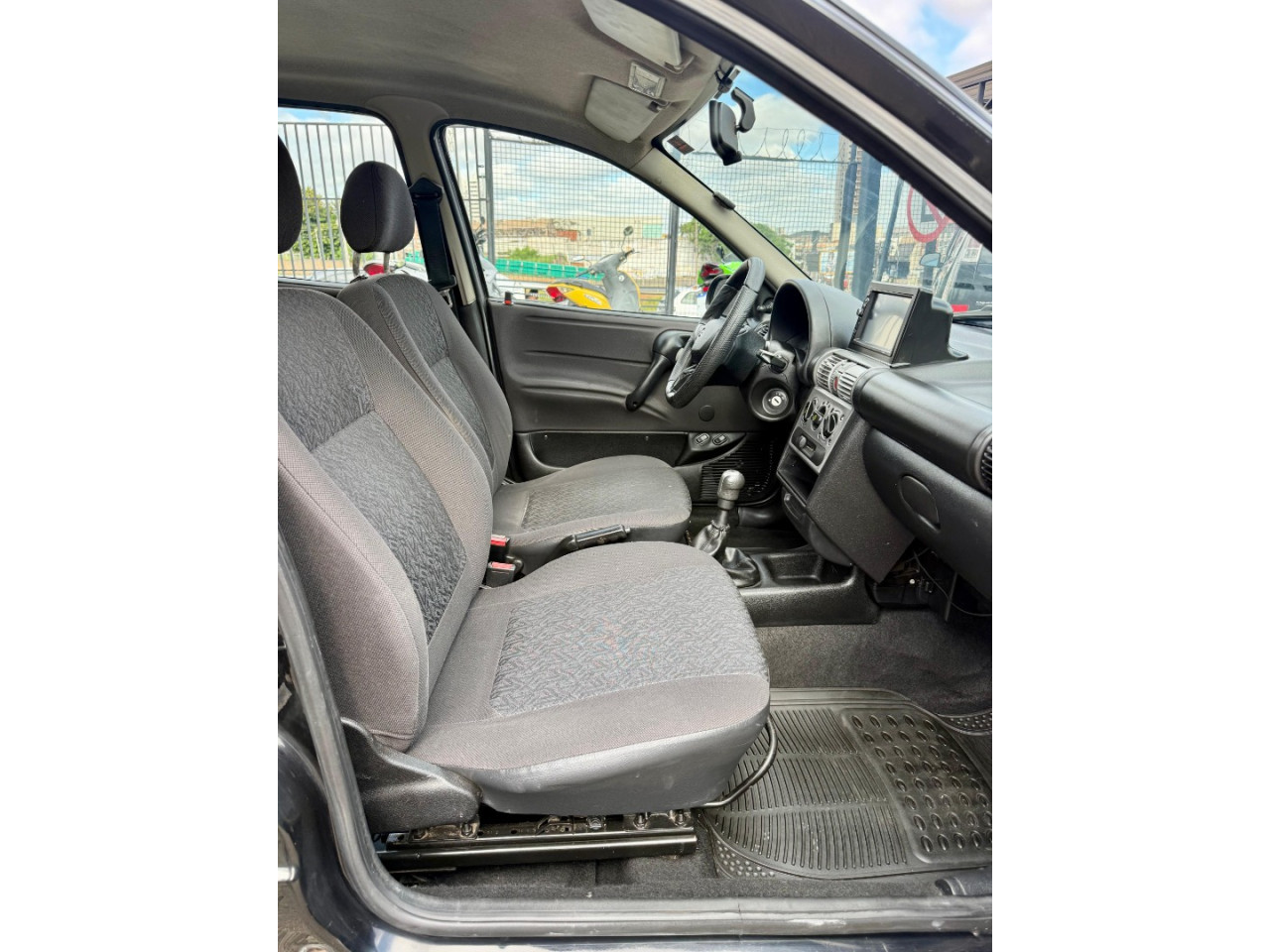 Classic Sedan 1.0 4P FLEX LIFE